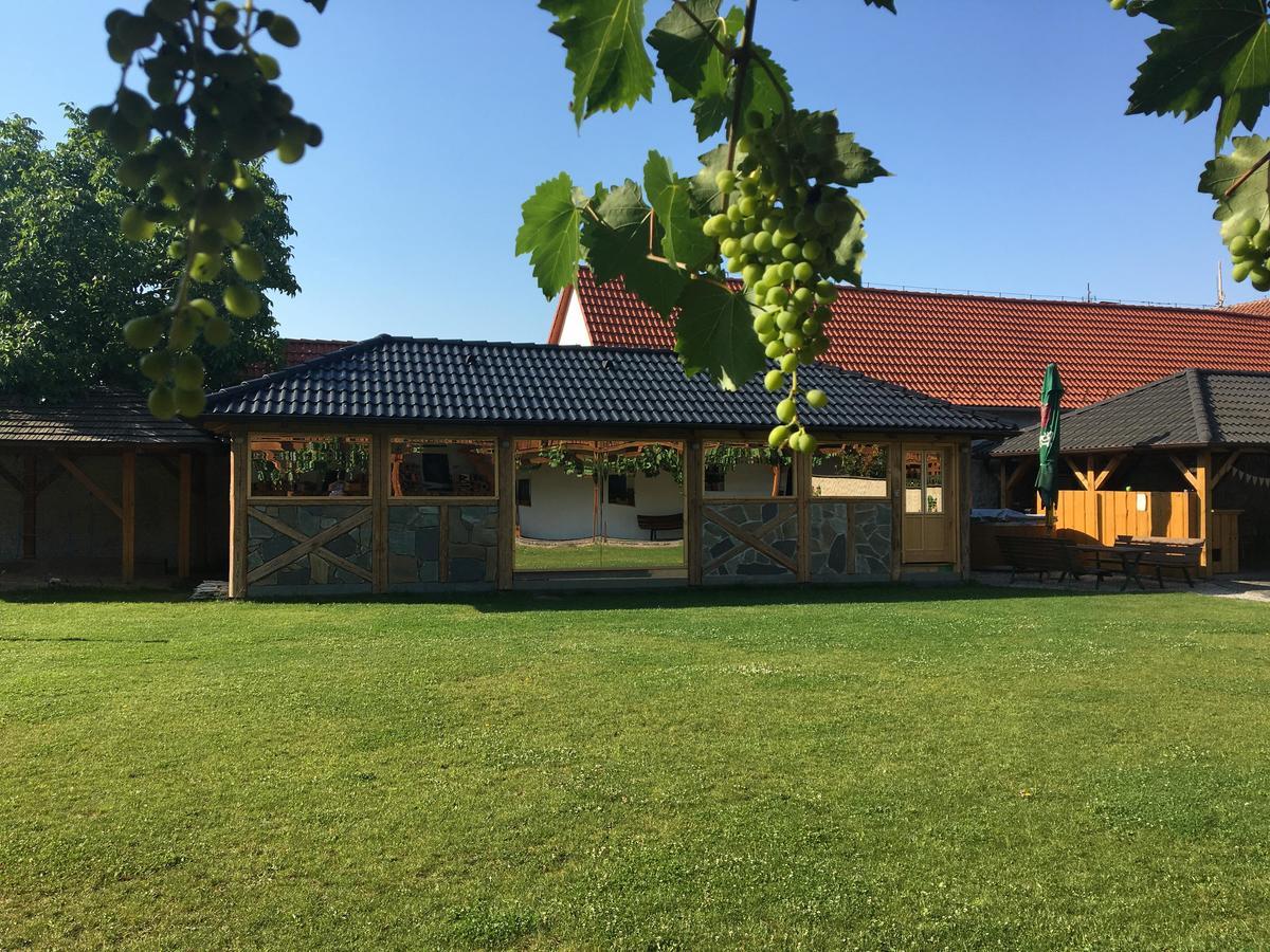 מלון Hluboká nad Vltavou Statek 3 - Wellness & Spa מראה חיצוני תמונה