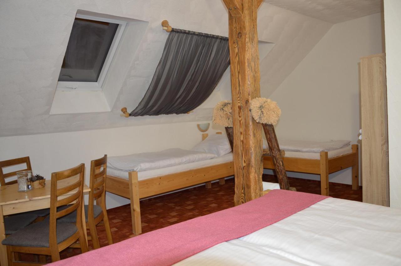 מלון Hluboká nad Vltavou Statek 3 - Wellness & Spa מראה חיצוני תמונה