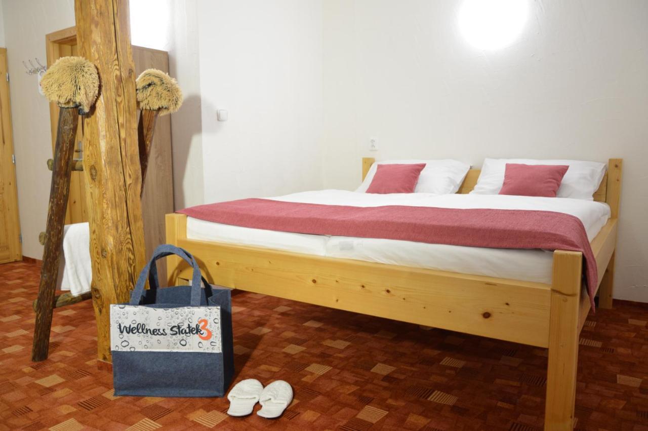 מלון Hluboká nad Vltavou Statek 3 - Wellness & Spa מראה חיצוני תמונה