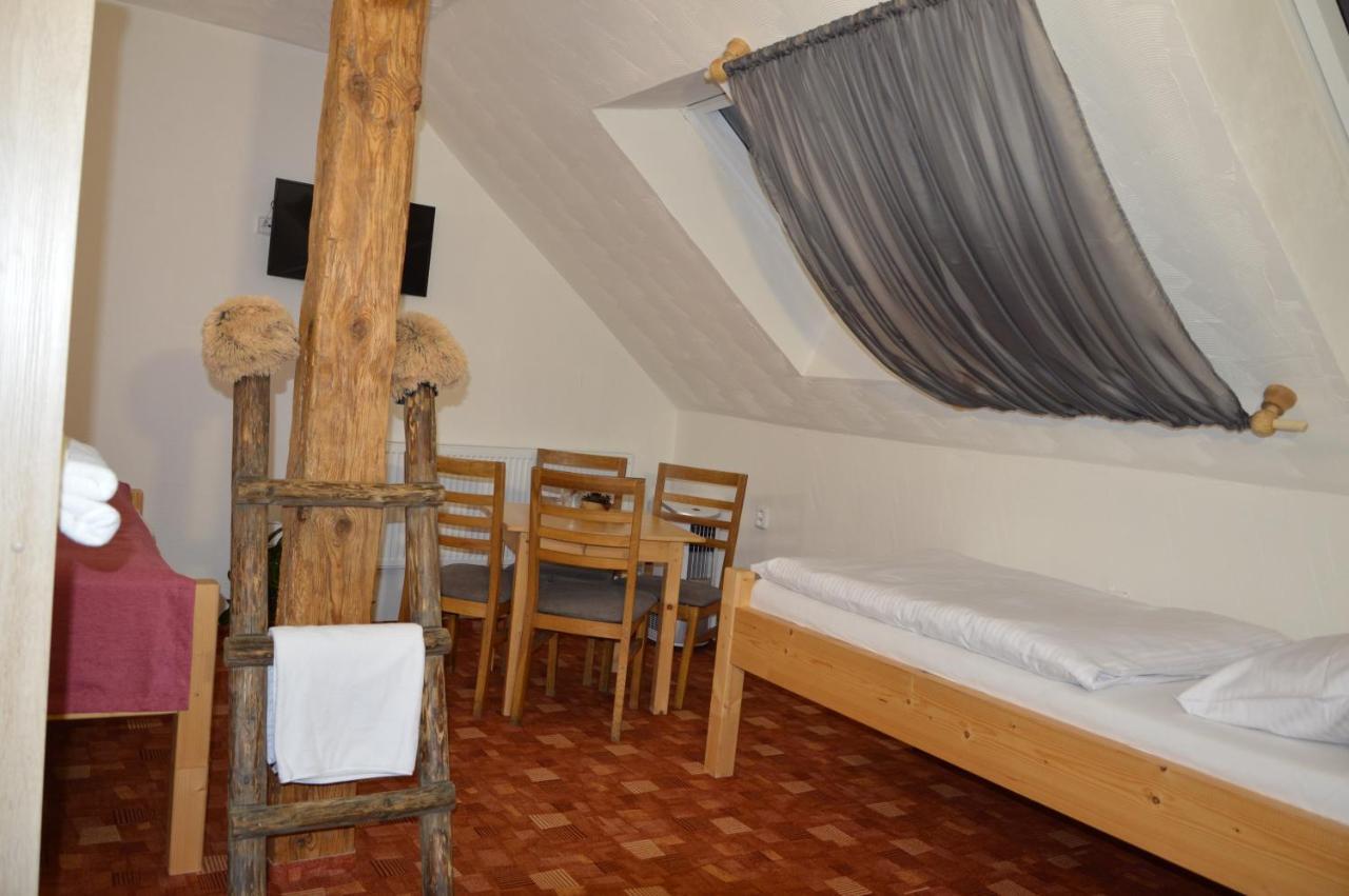 מלון Hluboká nad Vltavou Statek 3 - Wellness & Spa מראה חיצוני תמונה